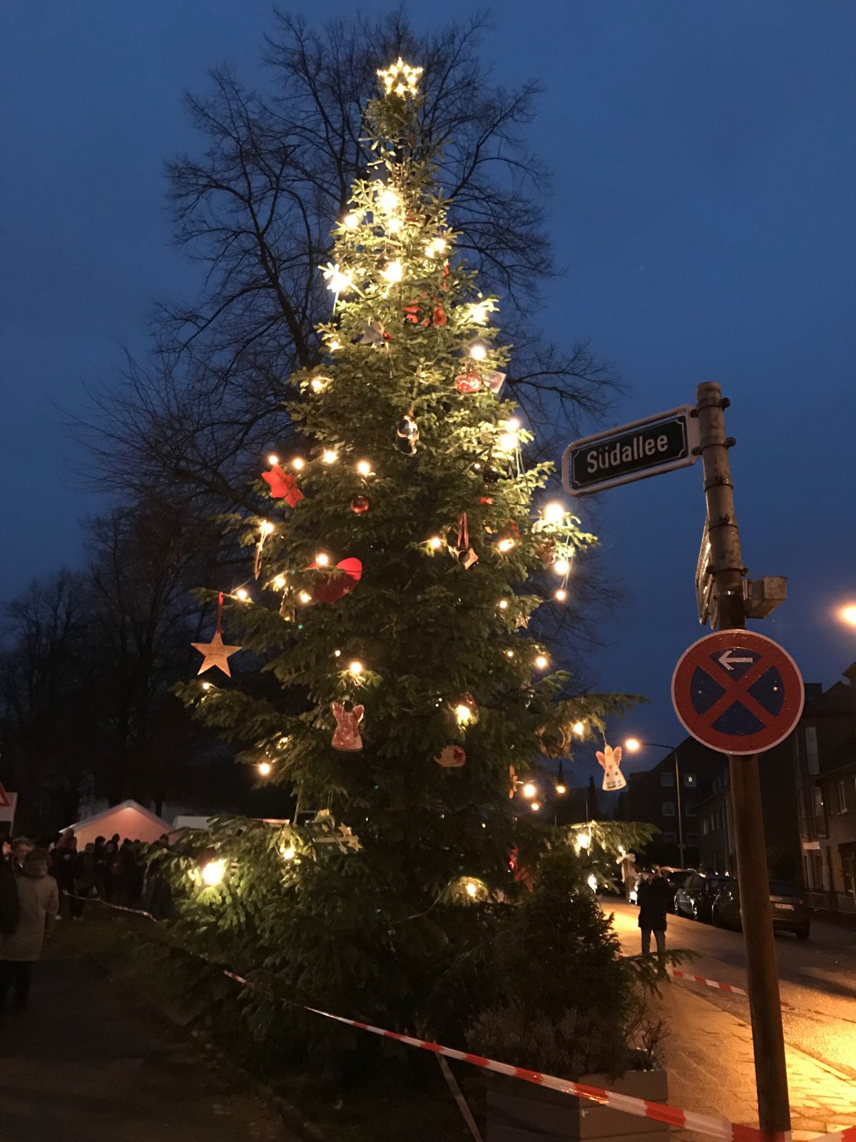 Der Baum brennt Allgemeiner Bürgerverein Urdenbach e. V.